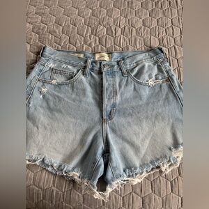 Universal Thread Women’s Light Blue Distressed Jean Shorts Size 6